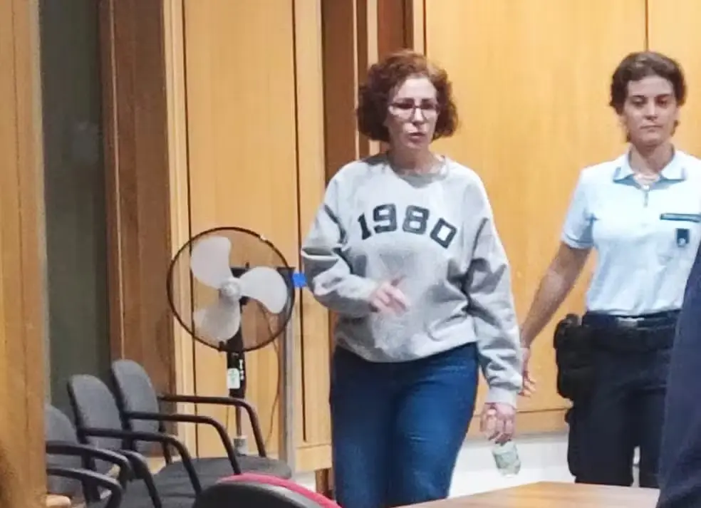 Grupo de direita organiza ato em Roma pela liberdade de Carla Zambelli