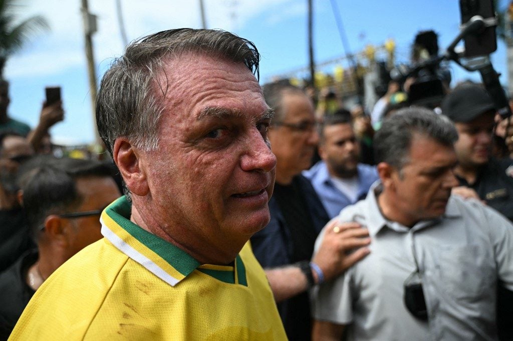 Bolsonaro completa 2 meses em prisão domiciliar e defesa pede revisão de pena