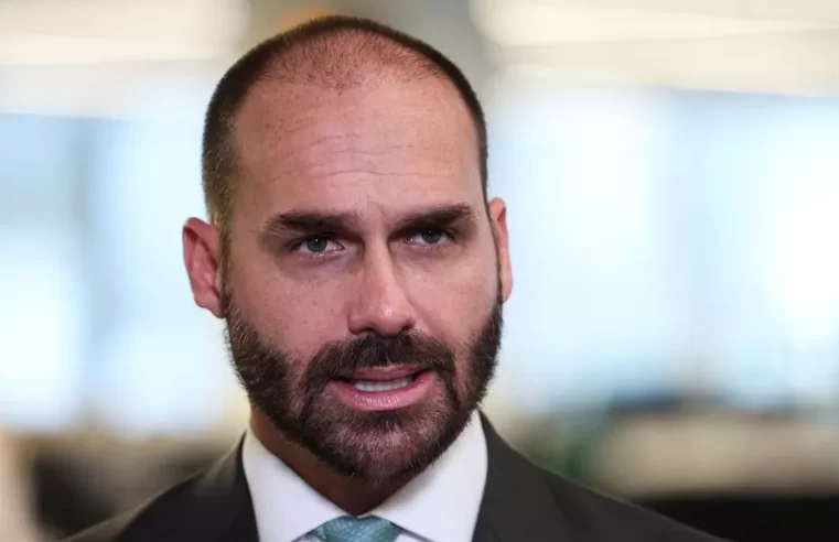 Emendas PIX de Eduardo Bolsonaro são barradas por erros e uso indevido de R$ 12,4 milhões