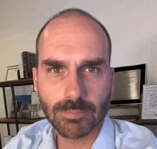 Eduardo Bolsonaro se lança ao Planalto e ataca Tarcísio de Freitas