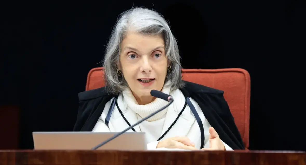 Cármen Lúcia manda recado firme aos golpistas na posse de Fachin no STF