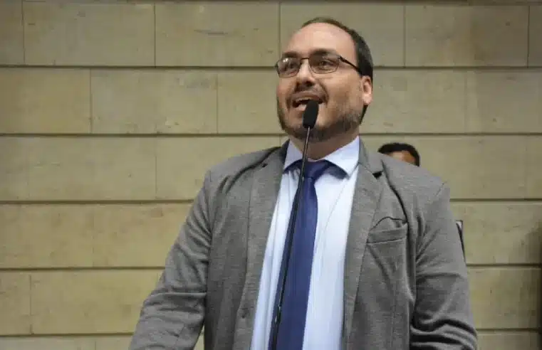 Carlos Bolsonaro faz post confuso sobre Nobel da Paz e cita “pesquisa falsa”