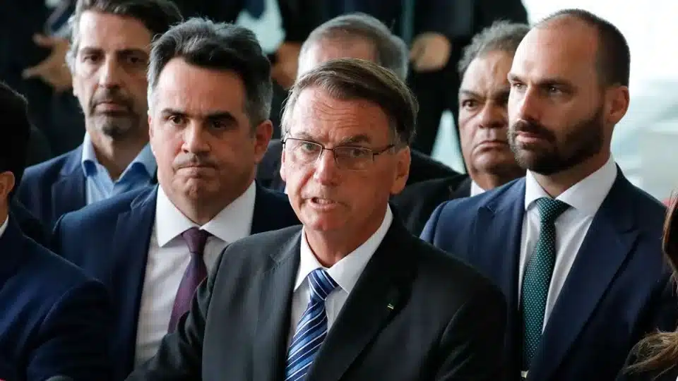 Ciro Nogueira dispara contra desordem na direita e acusa Eduardo Bolsonaro de provocar implosão política