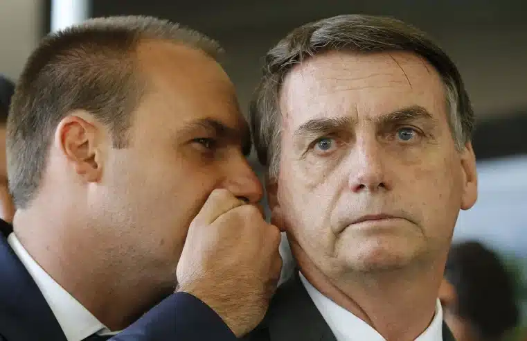 Eduardo Bolsonaro envia aviso preocupante ao pai sobre apoio dos EUA à família Bolsonaro