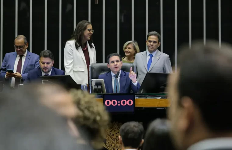 Protestos forçam senadores a recuar: oposição à PEC da Blindagem cresce e placar vira no Senado