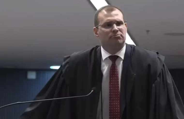 Advogado admite que Bolsonaro planejava “medida de exceção” — e confirma trama golpista