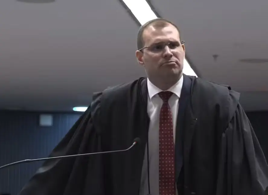 Advogado admite que Bolsonaro planejava “medida de exceção” — e confirma trama golpista