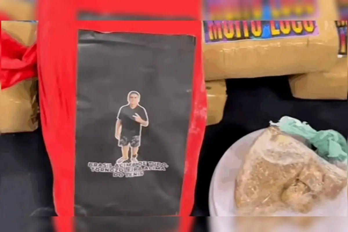 “Maconha do Bolsonaro”: casal é preso em Anápolis com drogas embaladas com foto do ex-presidente