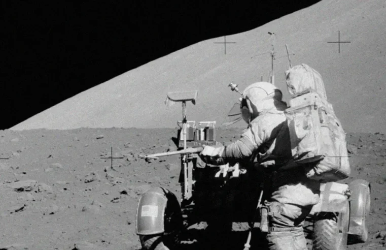 Cientistas abrem pela 1ª vez amostra lunar lacrada há mais de 50 anos