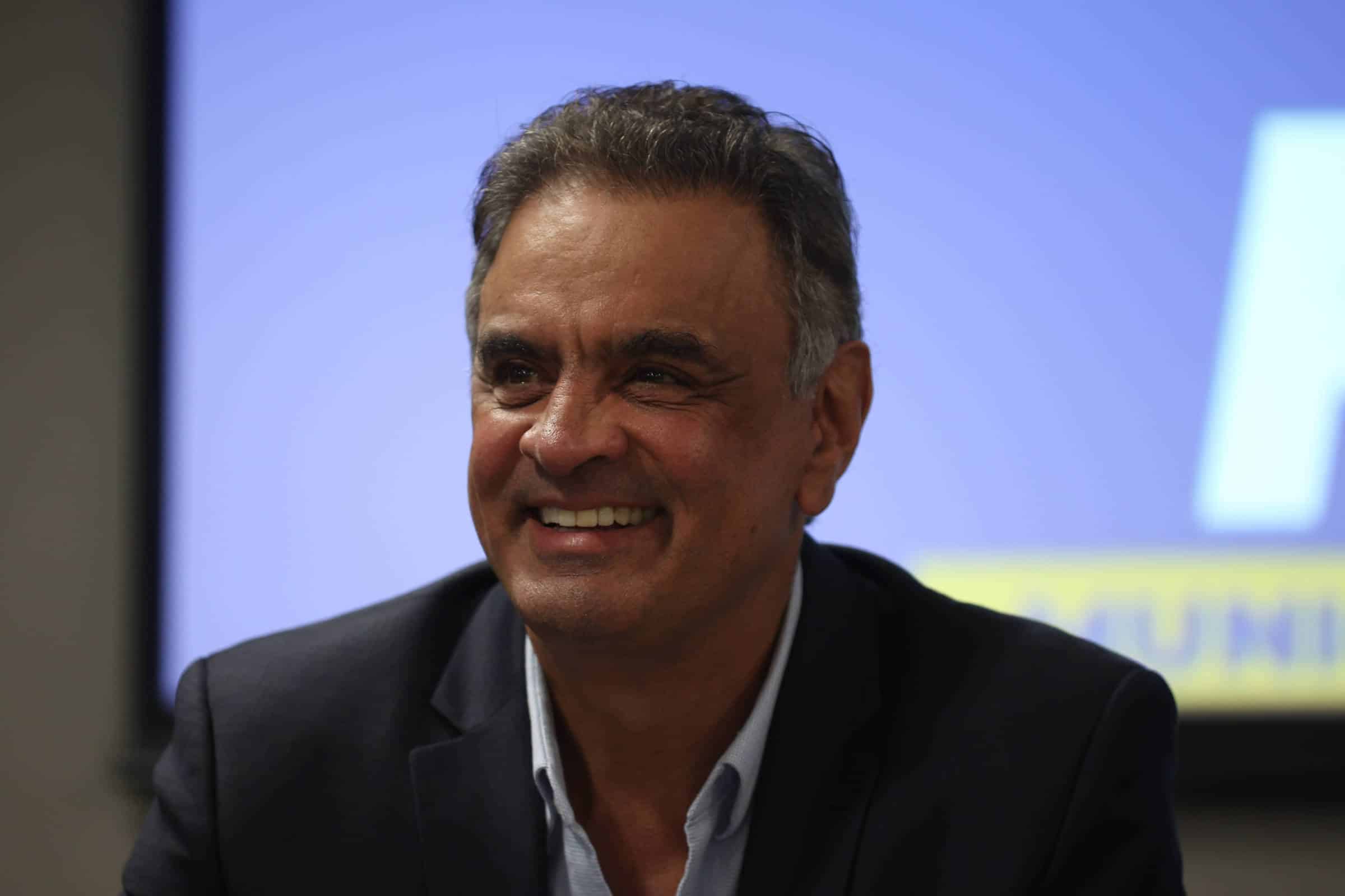 Aécio Neves investe mais de R$ 100 mil em divulgação nas redes para tentar se recolocar na política