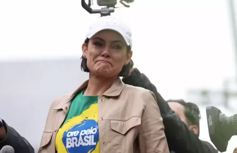 Michelle visita Bolsonaro na prisão após briga com enteados e retoma protagonismo no PL