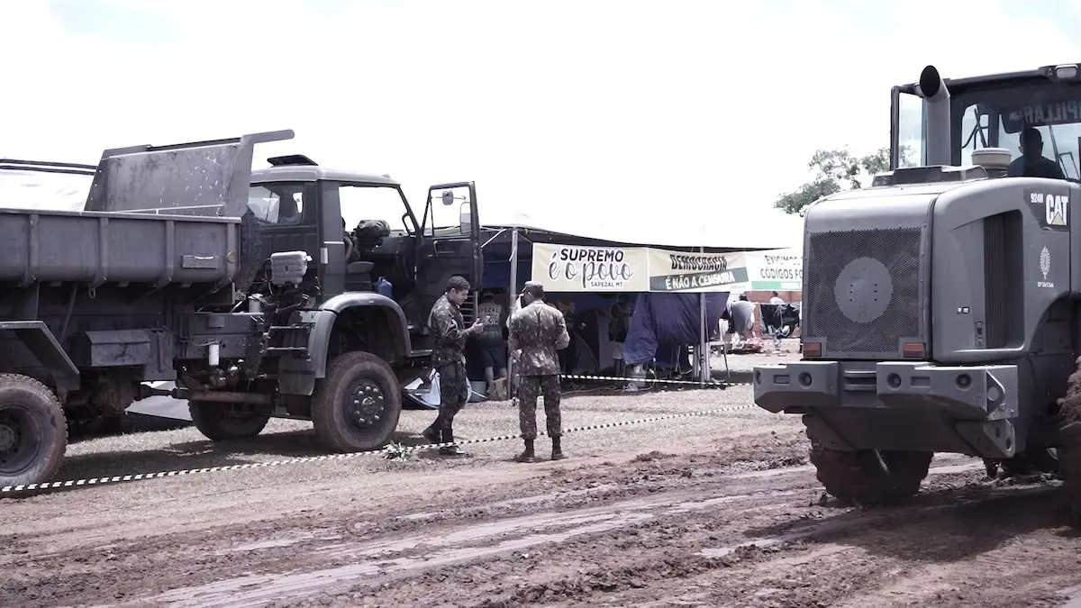 Vídeo revela que Exército ajudou a preparar terreno para acampamento golpista após derrota de Bolsonaro