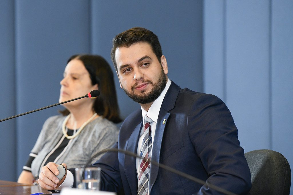 PF sugere ao Alexandre de Moraes investigação sobre suposta viagem de Filipe Martins aos EUA