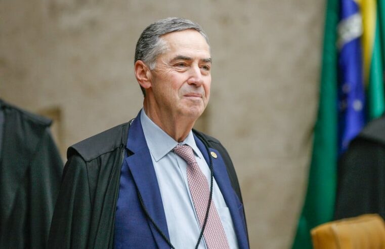 Barroso pede sessão extraordinária no STF para votar descriminalização do aborto