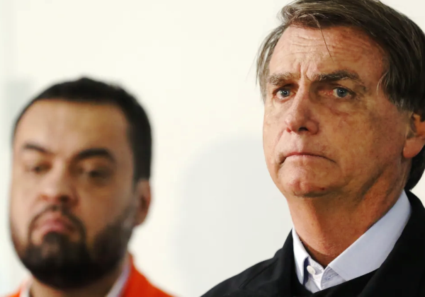 Governador do RJ pretende visitar Bolsonaro para costurar vaga ao Senado em 2026