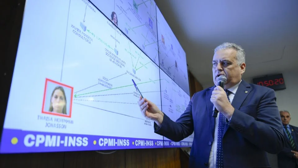 Deputado desmente fake news sobre “parentesco” de depoente com Gleisi Hoffmann