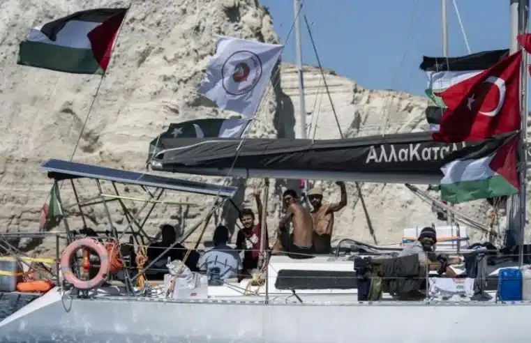 Israel sequestra flotilha com brasileiros que levava ajuda humanitária a Gaza