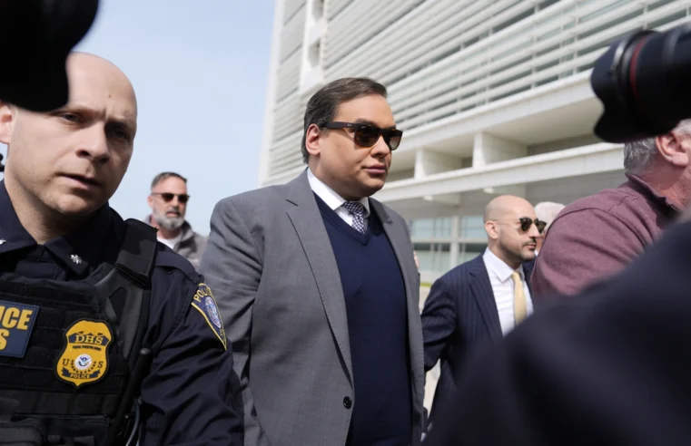 Trump comuta pena de George Santos e ordena soltura imediata