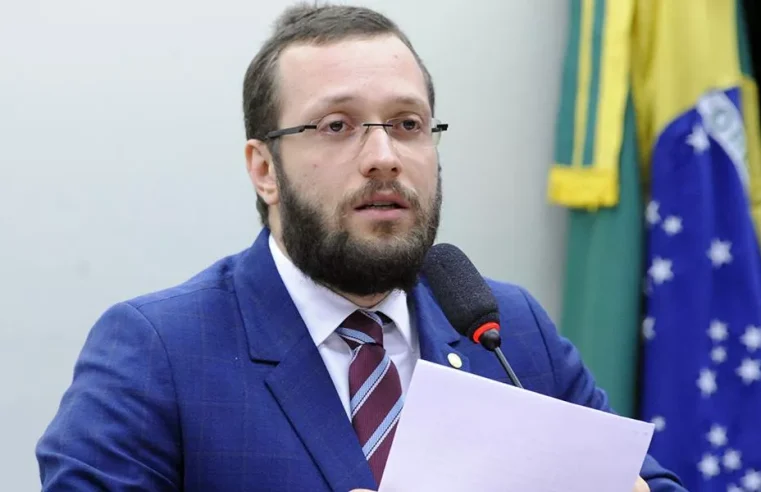 Deputado do PL tentou elevar garantia do Fundo Garantidor de Créditos para R$ 1 milhão meses antes do colapso do Banco Master, aponta investigação