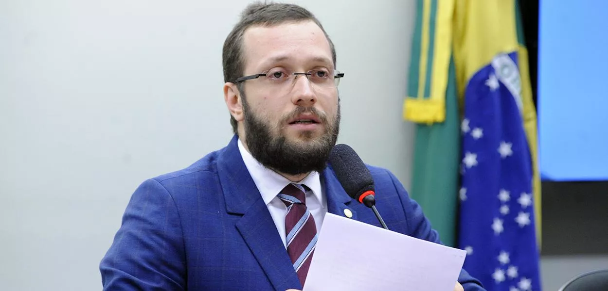 Deputado do PL tentou elevar garantia do Fundo Garantidor de Créditos para R$ 1 milhão meses antes do colapso do Banco Master, aponta investigação