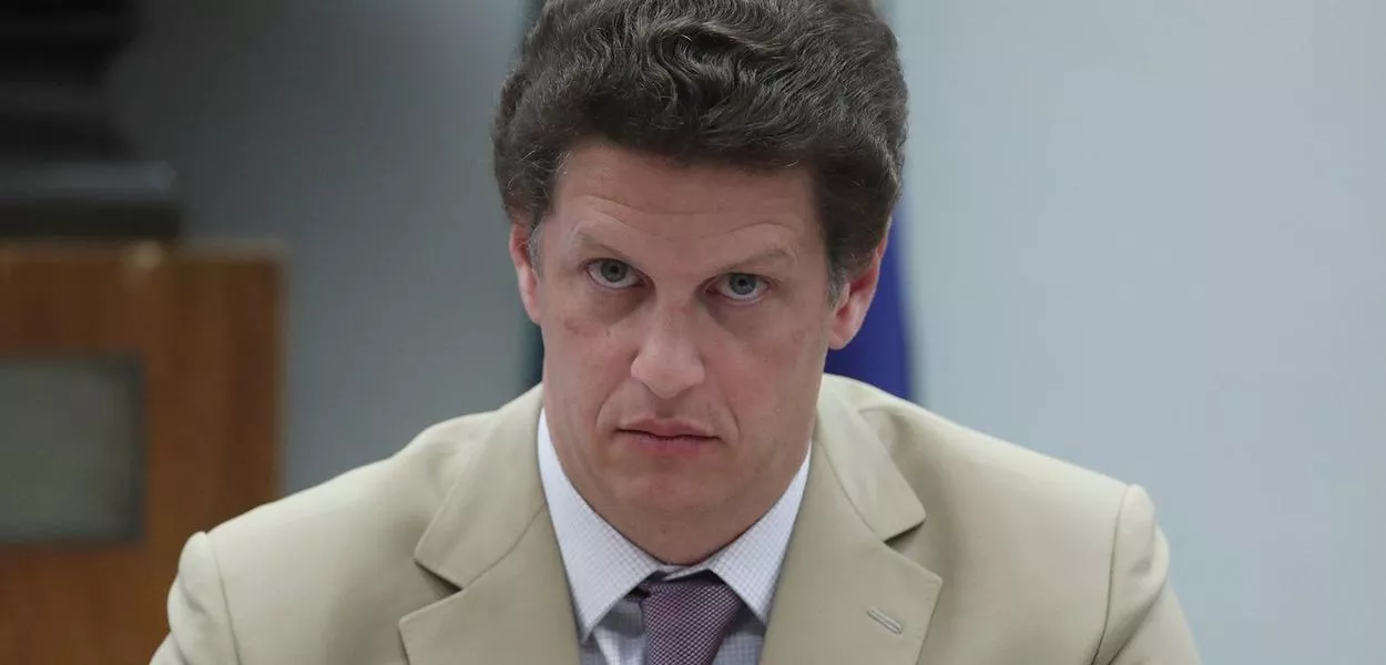 Moraes agenda depoimento de Salles em ação sobre contrabando de madeira