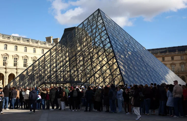 Senha do sistema de segurança do Museu do Louvre era simplesmente “Louvre”, revela auditoria