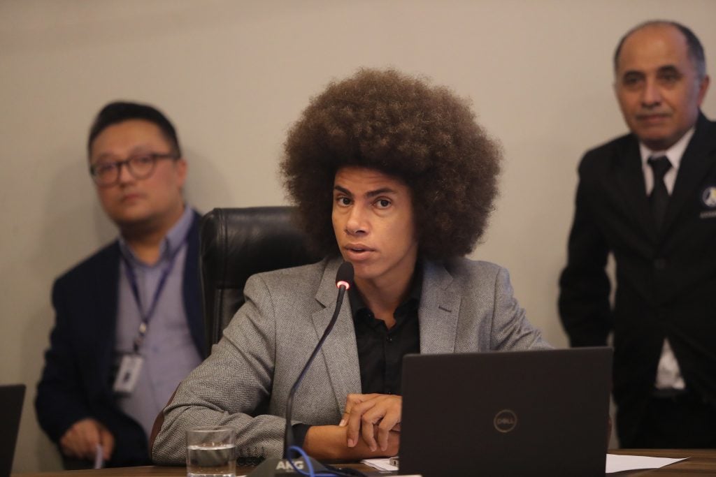 Deputado estadual enfrenta agressão após ofensa racista em briga no centro de Curitiba