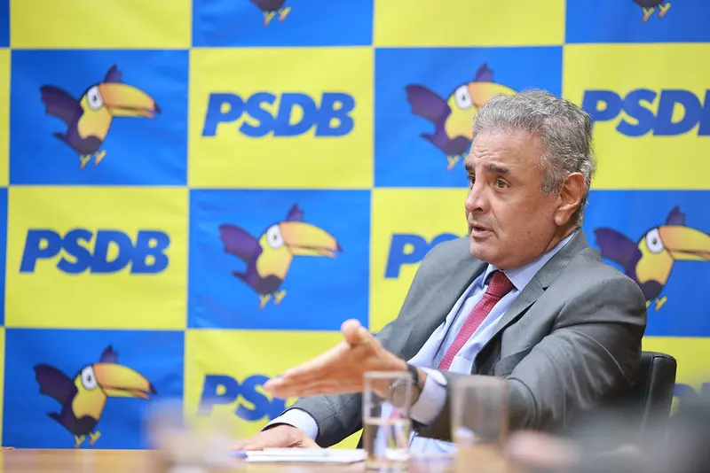 Aécio Neves ressurge na direção do PSDB e enterra qualquer pretensão de restauração tucana