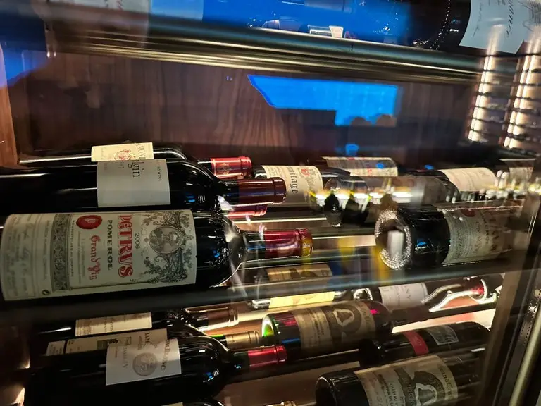 Operação Compliance Zero apreende jatinho de R$ 200 milhões, relógios de luxo e bebidas importadas em investigação de R$ 12 bilhões