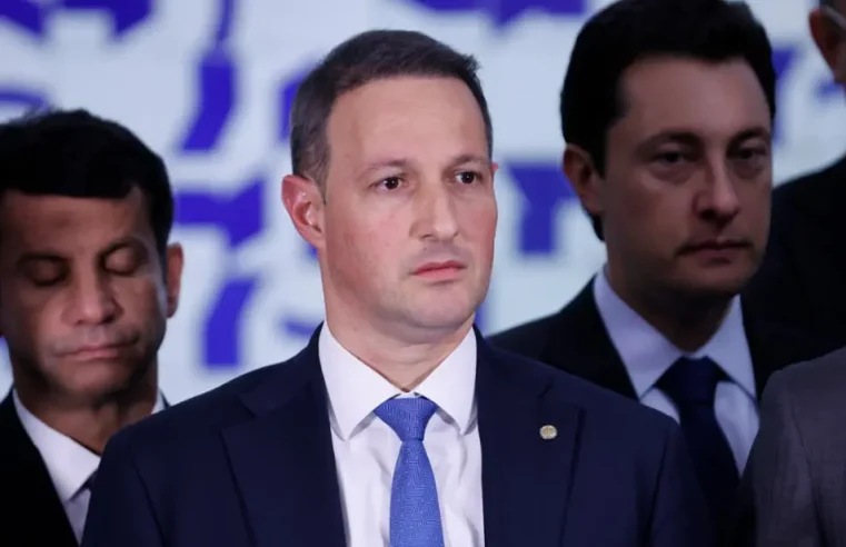 Derrite cede ao governo e lança 5ª versão do projeto antifacção