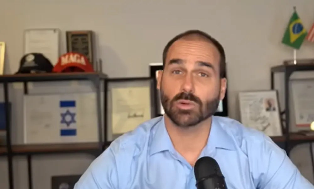 Eduardo Bolsonaro admite apoiar “os menos piores” em 2026 — e revela desespero pela direita