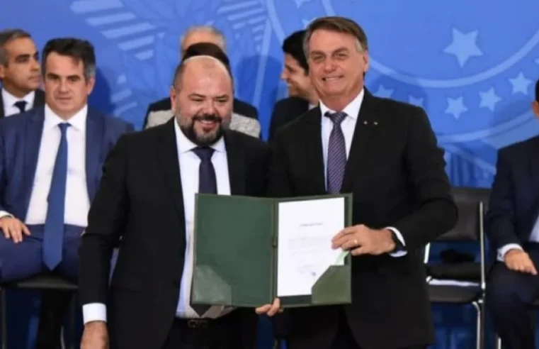 Ex-ministro de Bolsonaro vira peça-chave no esquema do INSS, diz a Polícia Federal