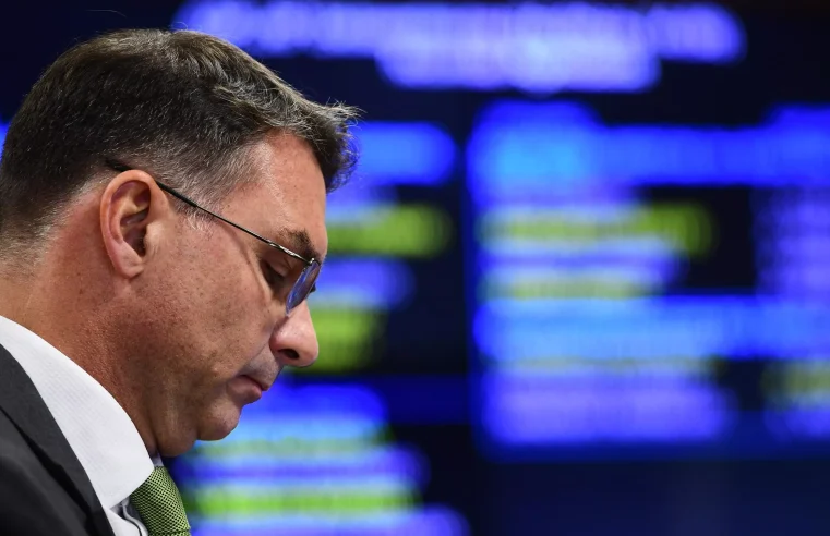 Pesquisa mostra: Flávio Bolsonaro alcança apenas 9% entre bolsonaristas — crise interna à vista