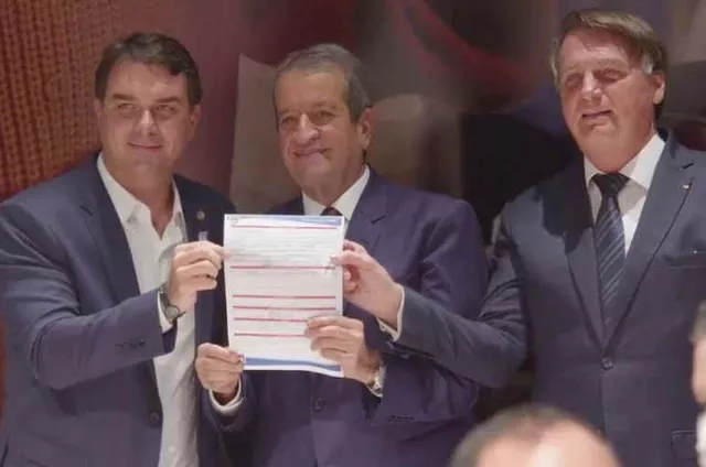 Mesmo preferindo Tarcísio, Valdemar quer “usar” Flávio Bolsonaro para fortalecer o PL em 2026