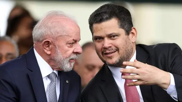 Davi Alcolumbre elogia Lula e sinaliza trégua institucional