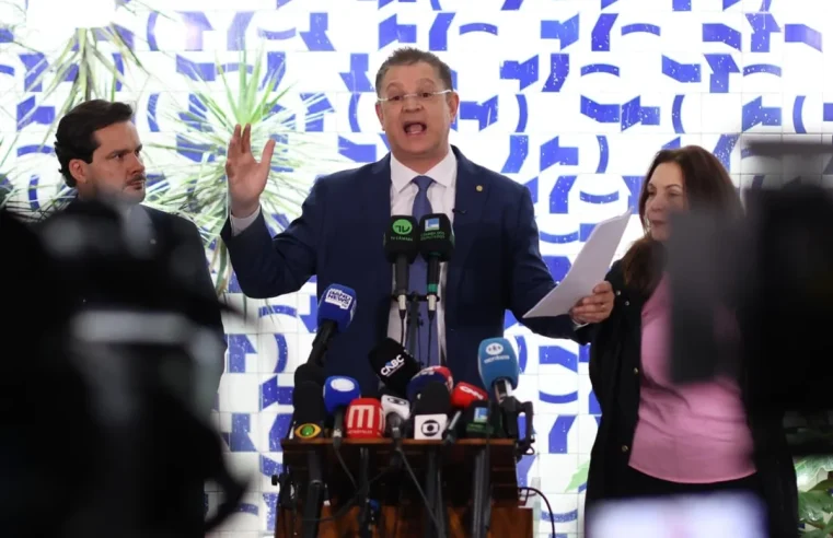 Sóstenes diz que R$ 430 mil apreendidos pela PF são de venda de imóvel e nega irregularidades