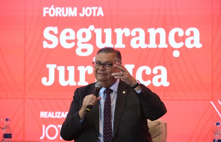 Dino apoia decisão de Gilmar e defende revisão da lei do impeachment