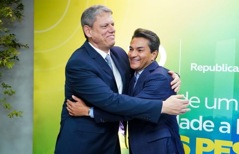 Marcos Pereira do Republicanos “rifa” Flávio Bolsonaro e diz que Tarcísio de Freitas é sua escolha para 2026