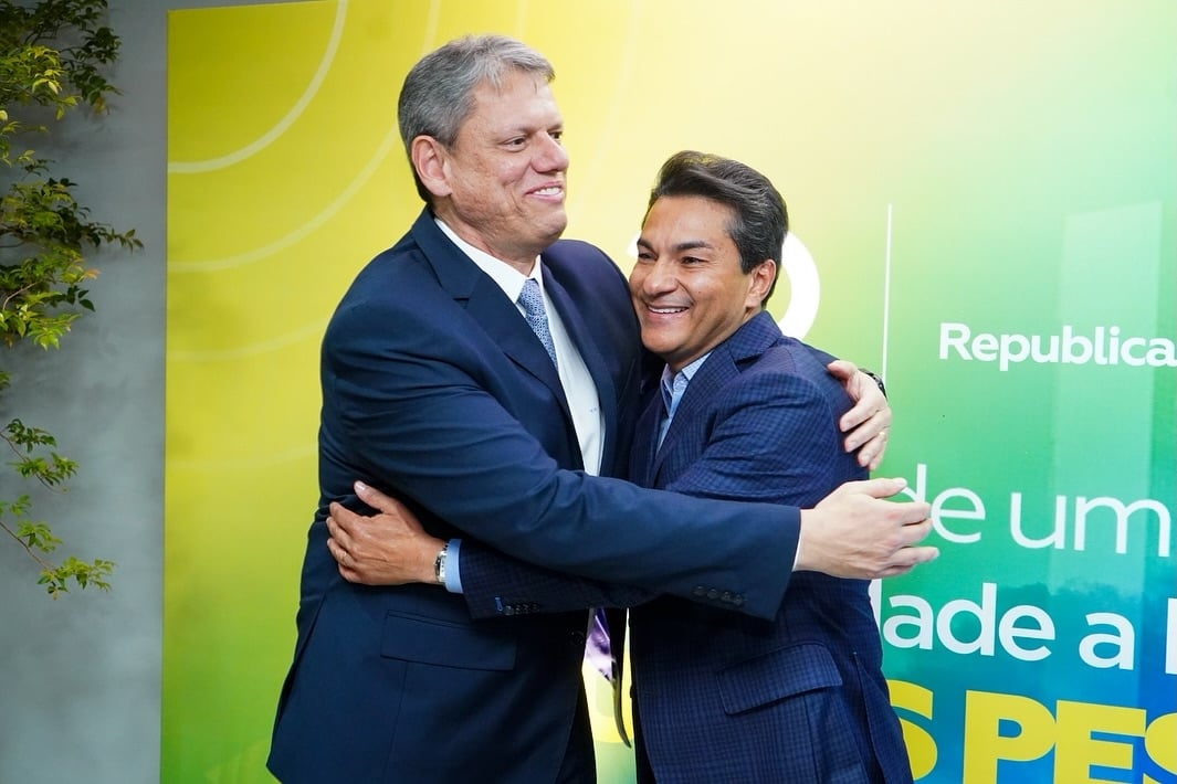 Marcos Pereira do Republicanos “rifa” Flávio Bolsonaro e diz que Tarcísio de Freitas é sua escolha para 2026
