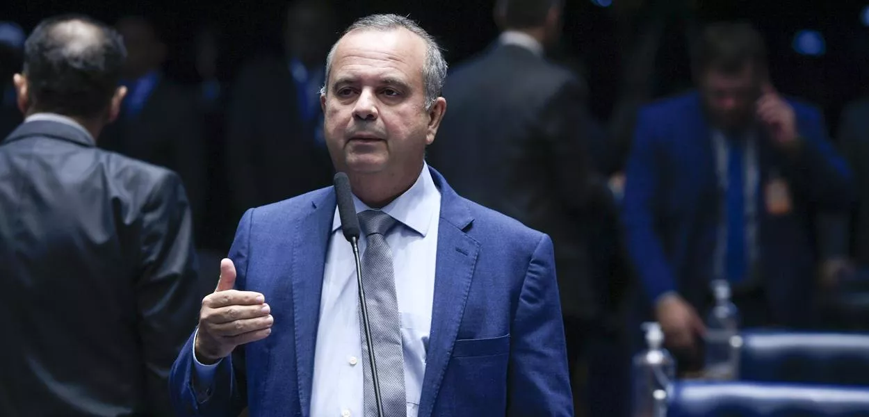 Rogério Marinho abre mão de disputar governo do RN e entra na campanha de Flávio Bolsonaro