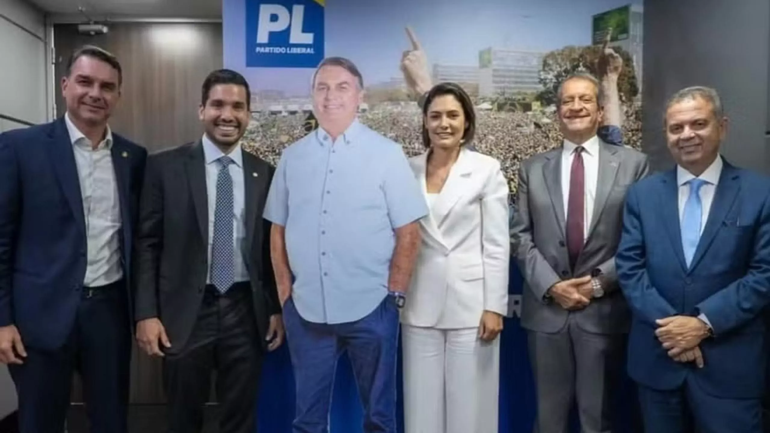 Articulação de Michelle Bolsonaro no STF acirra disputa no entorno político de Bolsonaro para 2026
