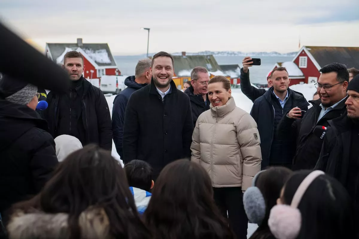 Primeira-ministra da Dinamarca visita Groenlândia em meio a ameaças de Trump