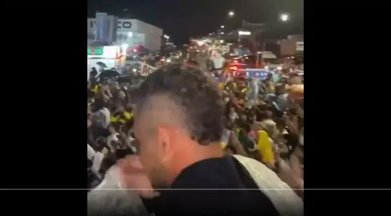 Carlos Bolsonaro é acusado de manipular vídeo de Nikolas Ferreira e irrita aliados do deputado