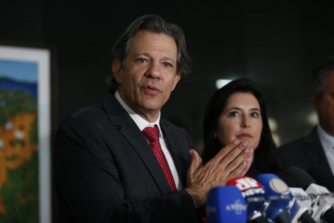 PT segue tentando convencer Haddad a disputar governo de SP; Tebet desponta como alternativa