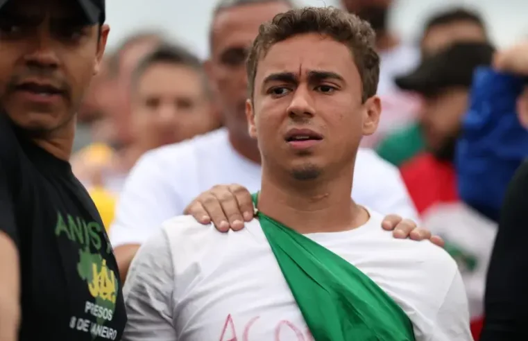 Marcha bolsonarista de Nikolas seria encerrada na Esplanada, mas trajeto foi desviado pelas autoridades