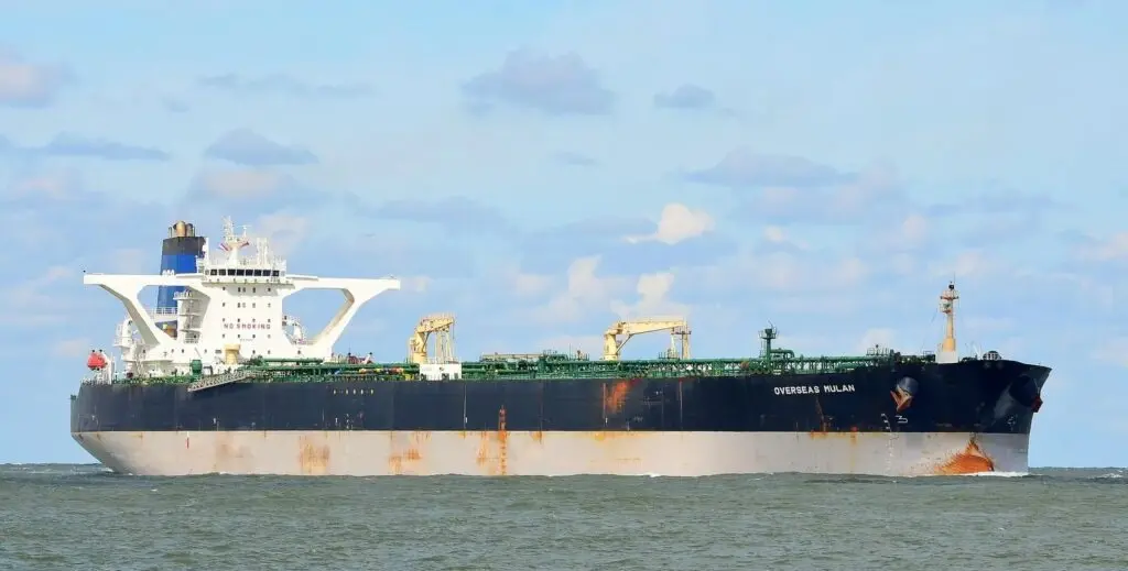 Rússia denuncia apreensão de petroleiro e crise naval com os Estados Unidos intensifica tensões globais