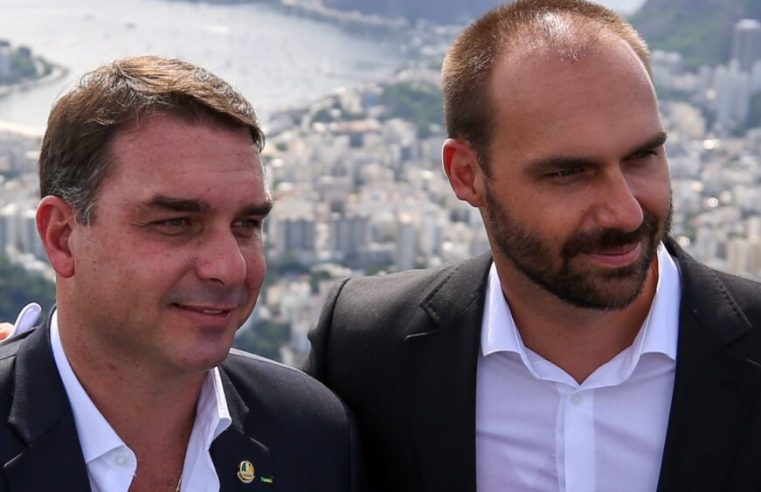 Flávio Bolsonaro eleva ataques a Moraes enquanto Eduardo ameaça processo eleitoral de 2030